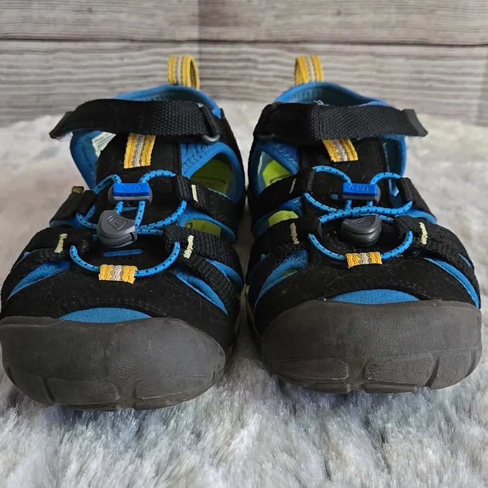 Keen Blue/Black Water Shoes, Kids Size 3, Great Condition
